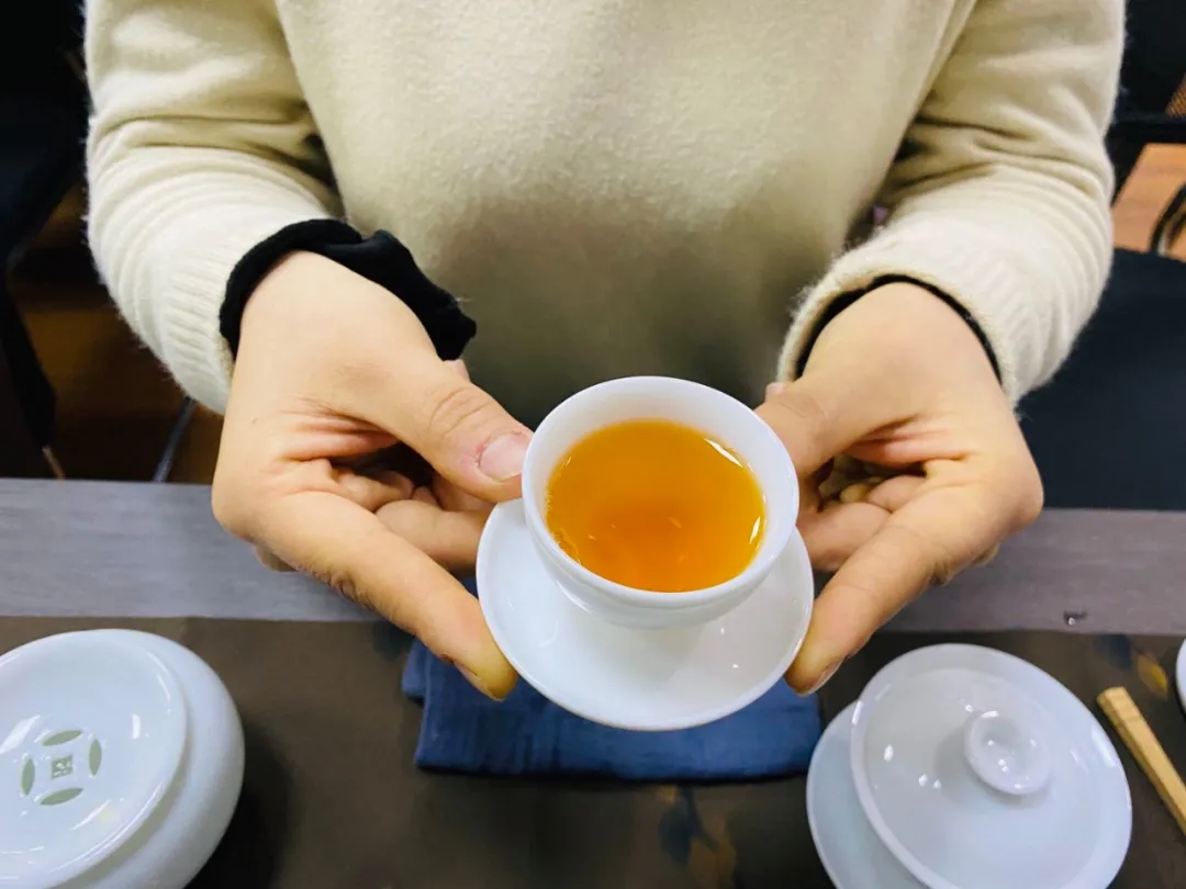 女神節(jié)快樂(lè)！三月花盛，品茗人生。